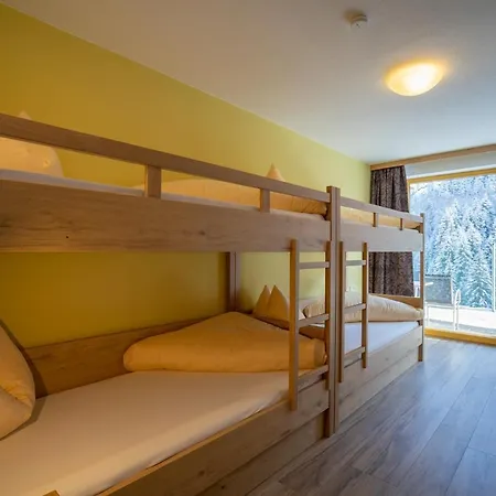 Alpenhof جيرلوس